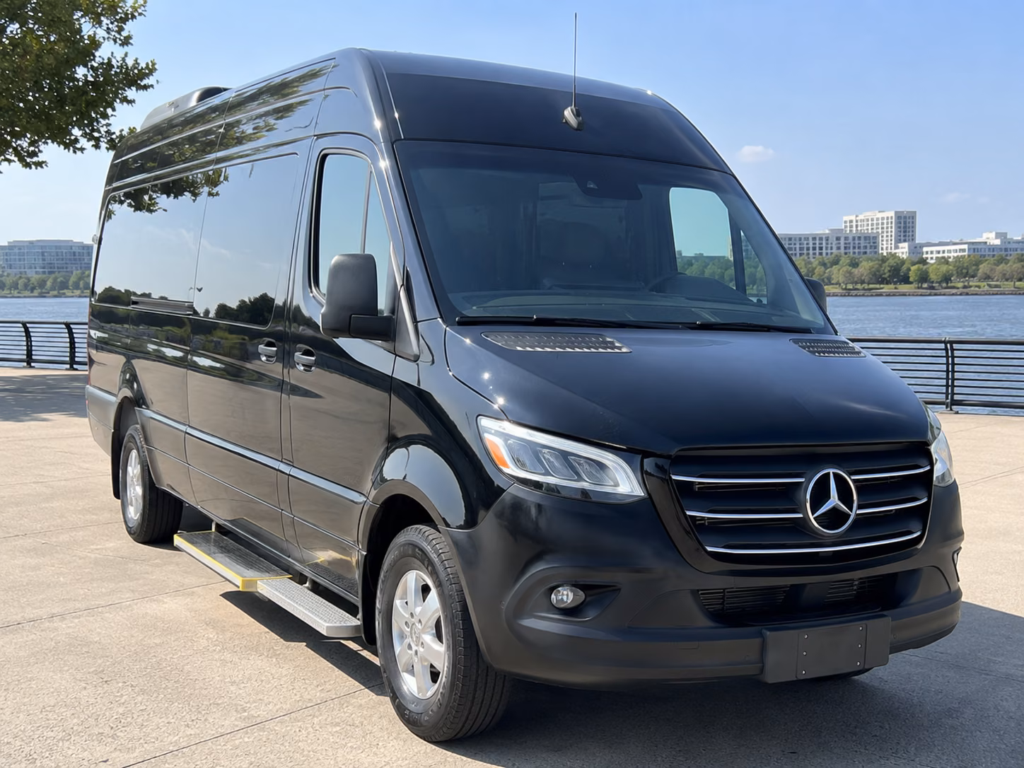 18 passenger sprinter van