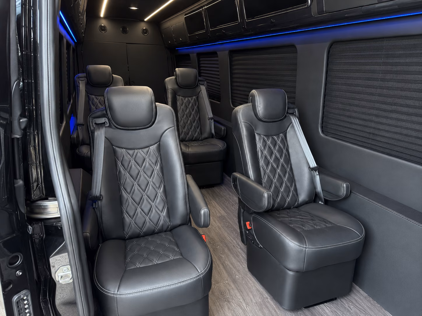 find the perfect transportation for your next airport transfer 1