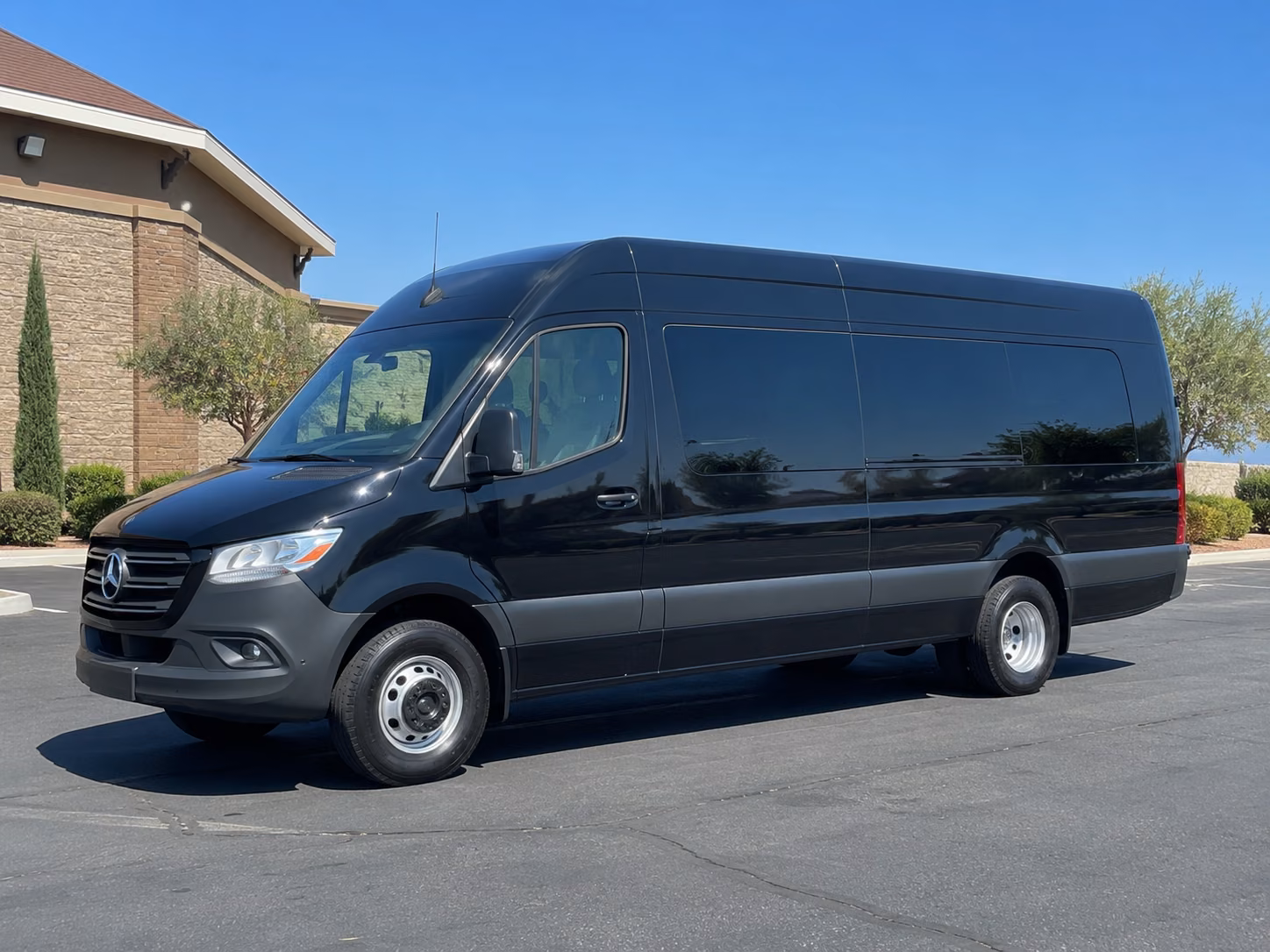 find the perfect transportation for your next airport transfer 5